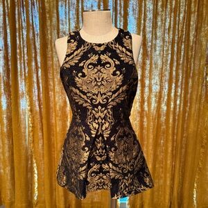 Beautiful Printed Gianni Bini Top